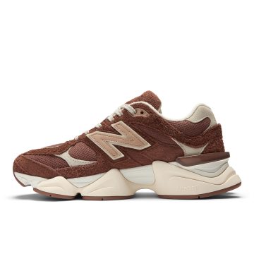 Alternative view of Tenis Deportivos New Balance Originales 9060 Rojo Unisex