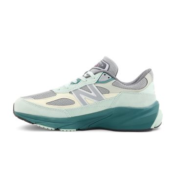 Alternative view of Tenis Deportivo New Balance Original 990V6 Verde Para Hombre
