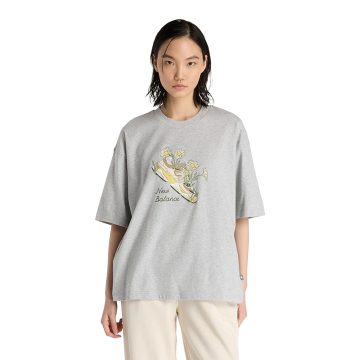 Camisa Deportiva New Balance Original Flower Shoe Gris Mujer
